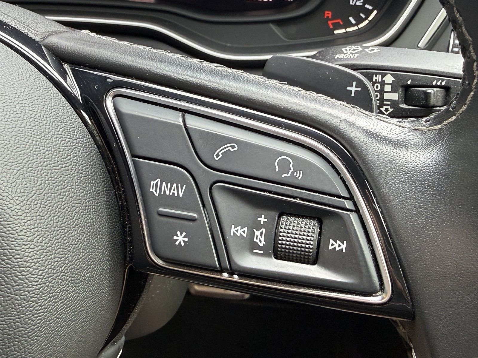 Steering wheel switches RH