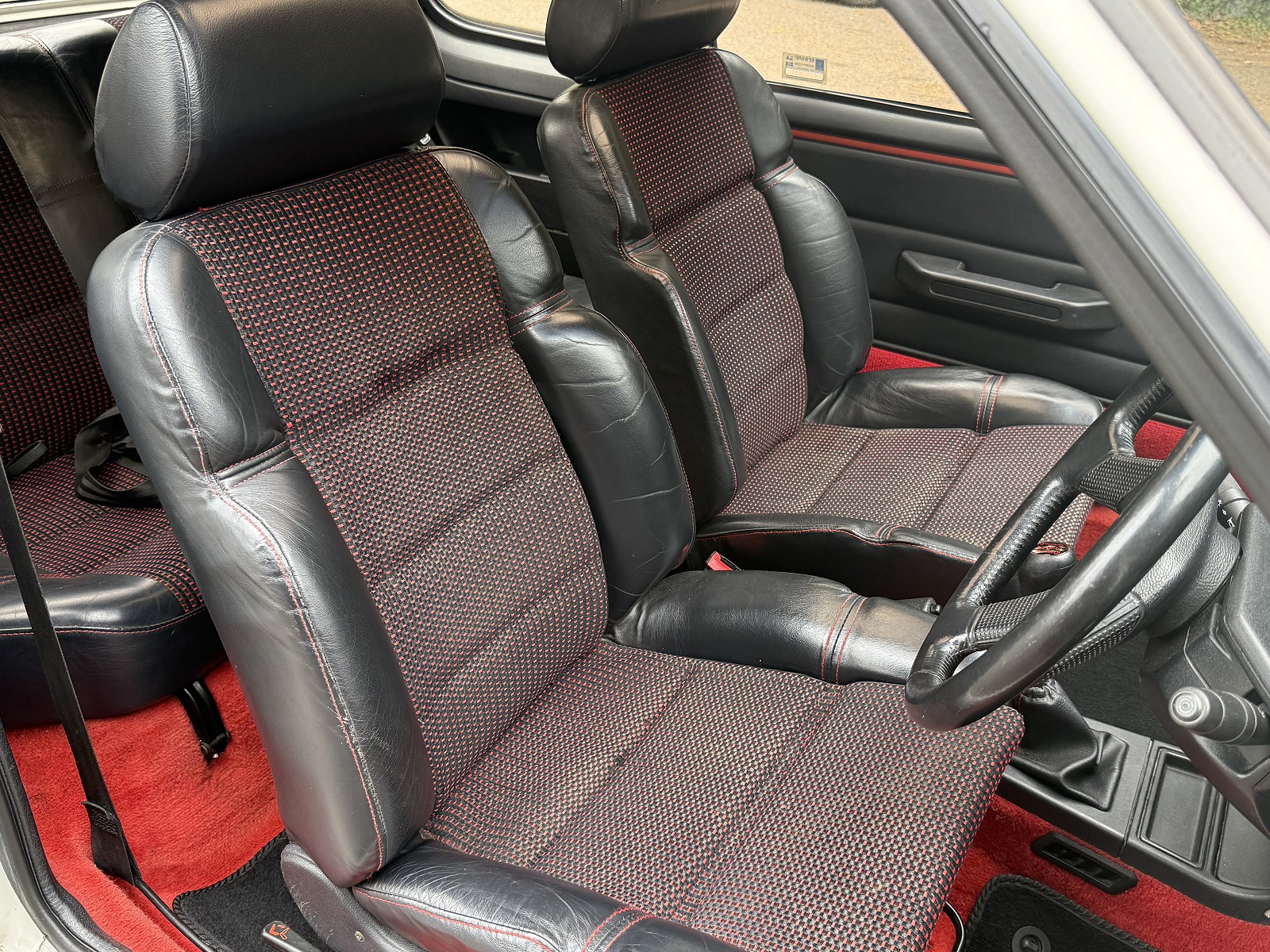 front seats OS